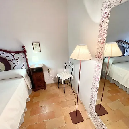Exclusive Leisure Pool - Italian Biological Gardens - Pool House - 11 Guests *